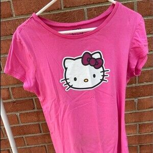 Helll Kitty Sleep Shirt Tee. Pink with Large Hello Kitty on Front. Junior Large